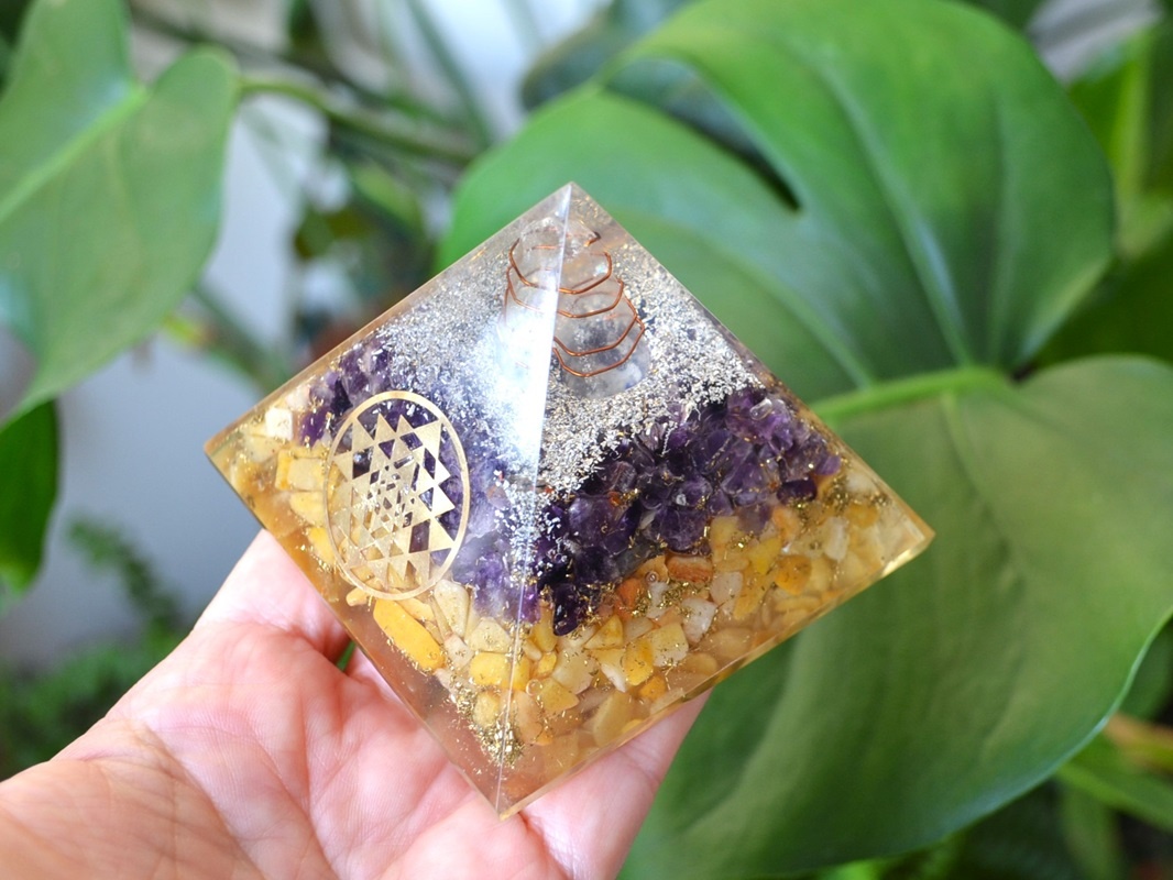 Piramida Orgonica Ametist si Aventurin Galben, Sri Yantra - imagine 3