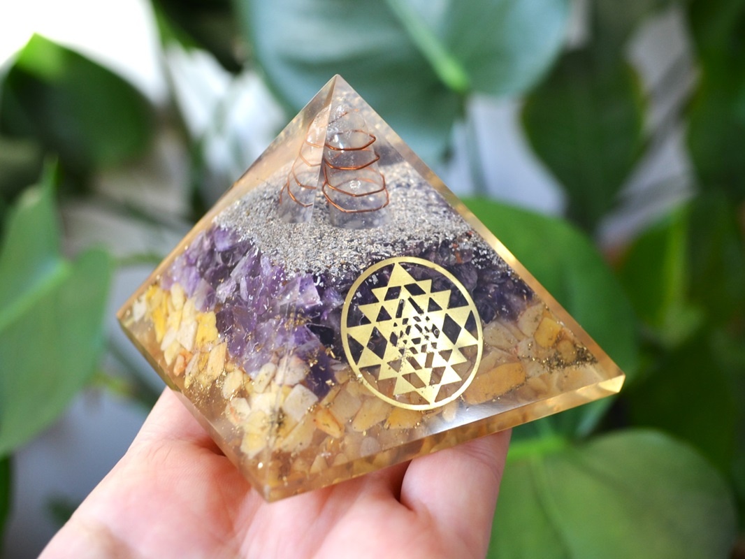 Piramida Orgonica Ametist si Aventurin Galben, Sri Yantra - imagine 2