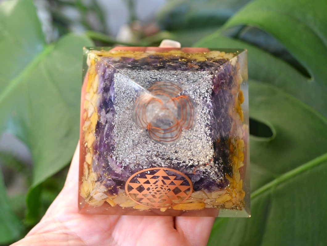 Piramida Orgonica Ametist si Aventurin Galben, Sri Yantra - imagine 6