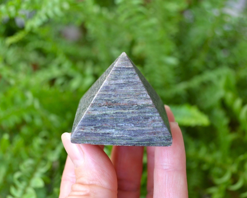 Piramida Iolit (Safir de apa) - imagine 2