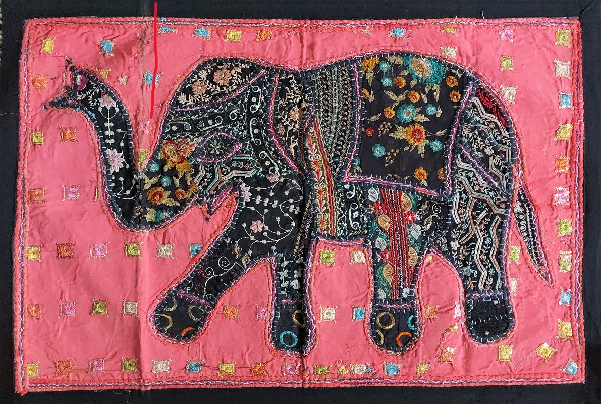 Tapiserie Indiană Handmade – Elefant Decorativ, Broderie din Sari Tradițional - imagine 7