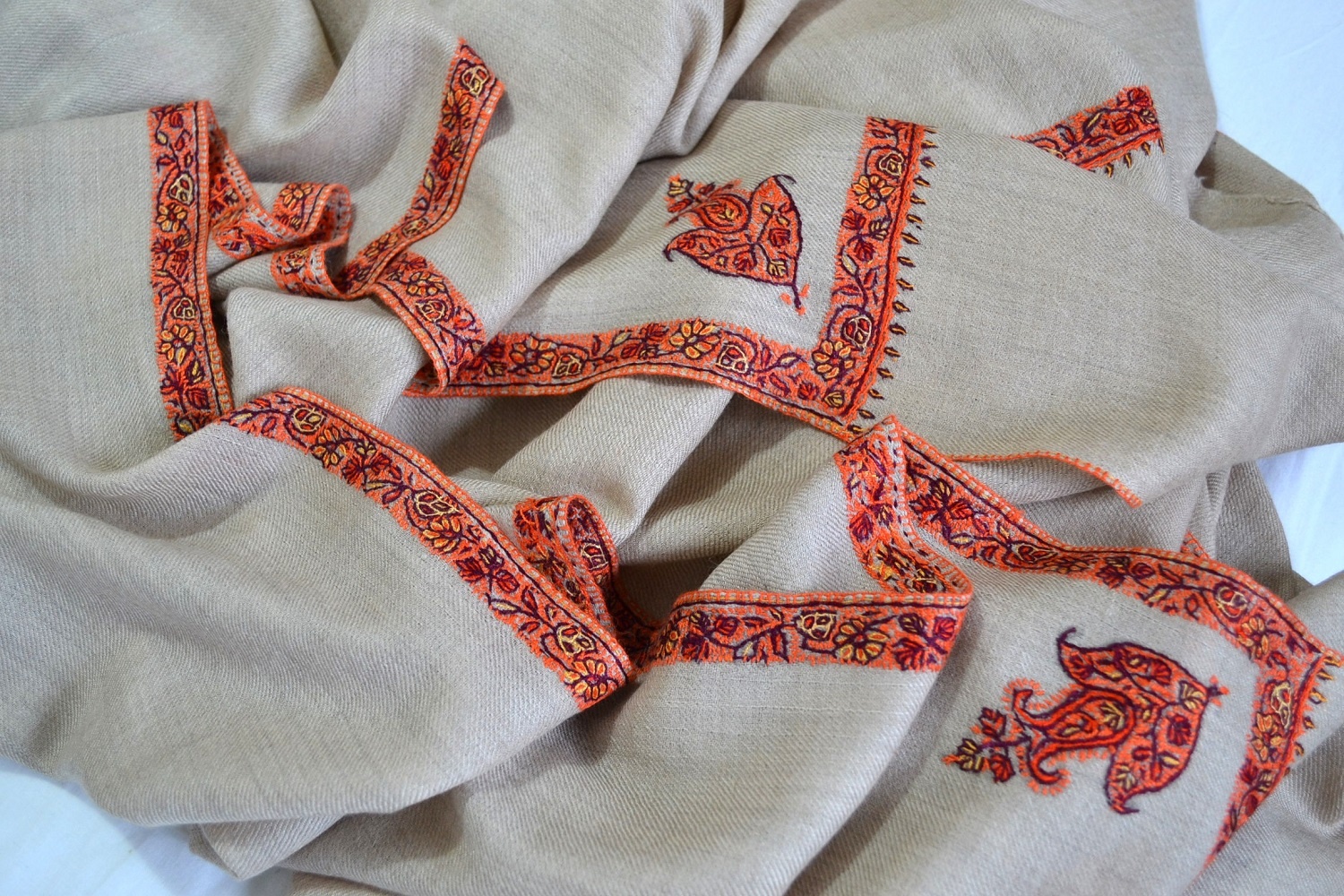 Sal Lana Casmir Autentic, Brodat Manual, 230*230cm - imagine 4