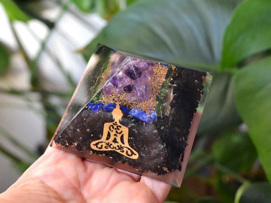Piramida Orgonica Buddha cu Turmalina Neagra si Ametist - imagine 3