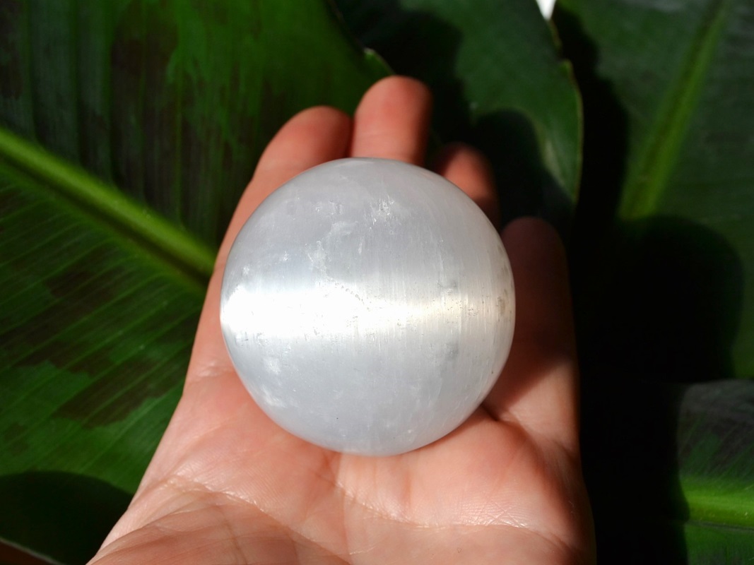 Sfera Selenit Natural 4.5 cm - imagine 2