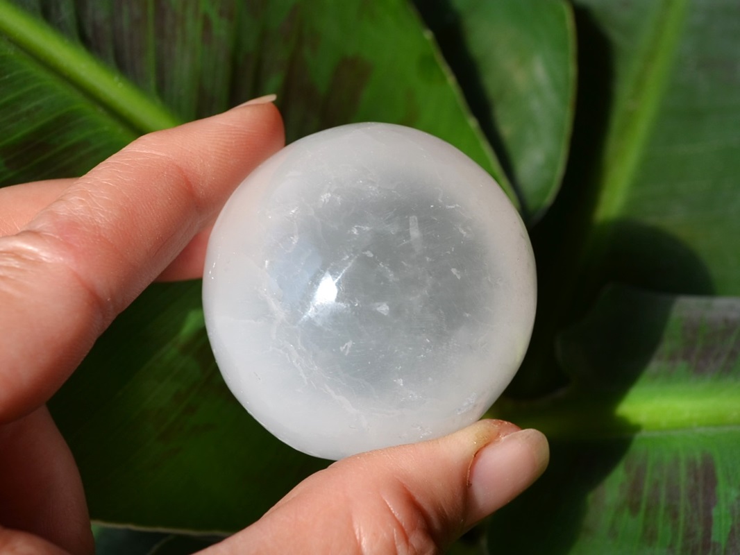 Sfera Selenit Natural 4.5 cm - imagine 3